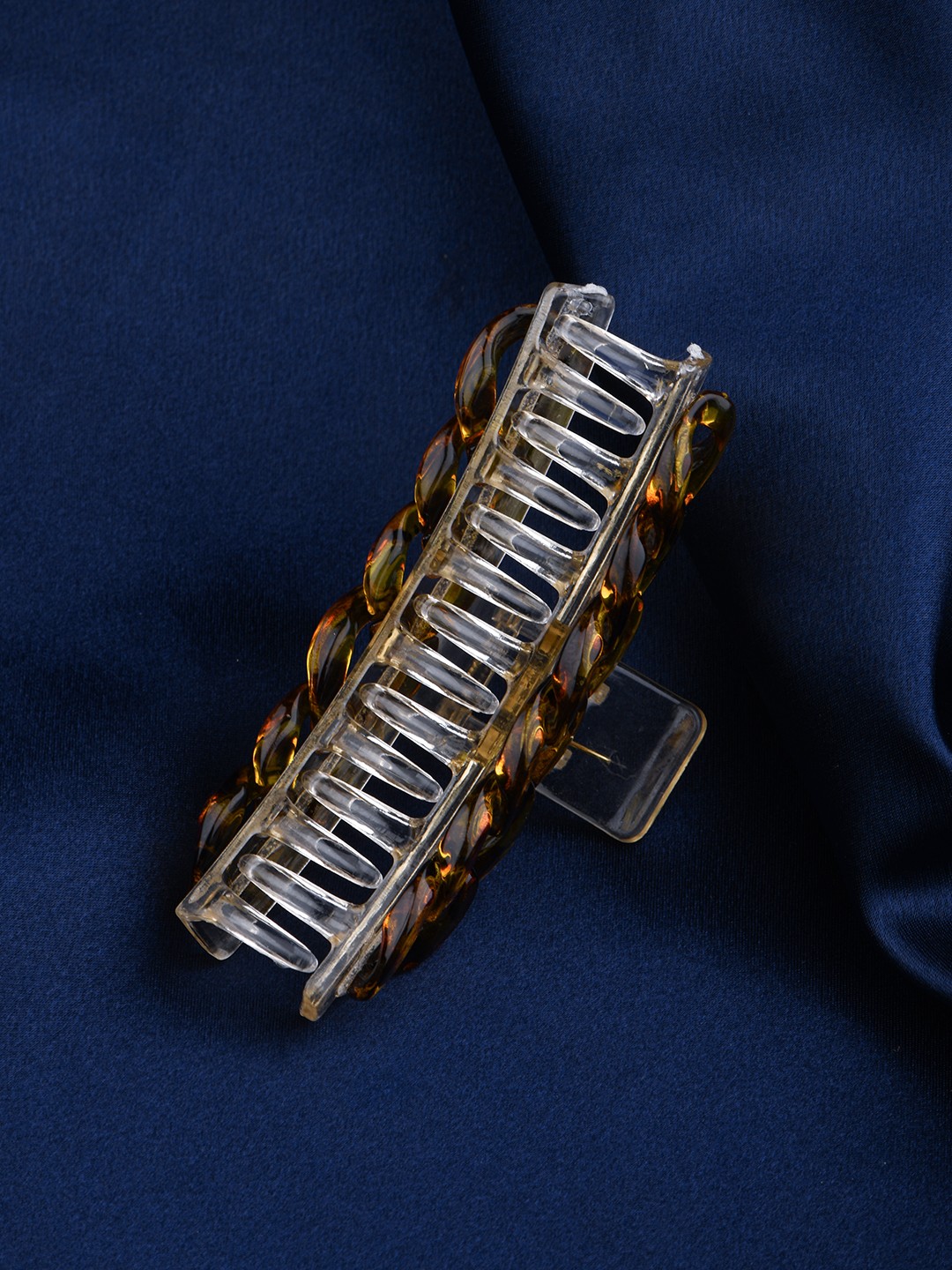 brown link chain claw clip